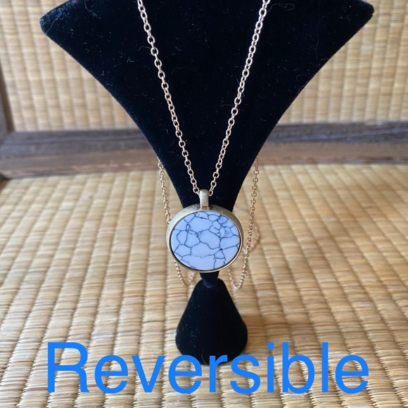 Jewelry - 🆕Reversible Necklace- Black/White